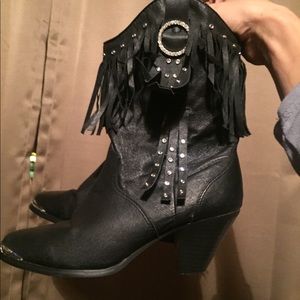 Cow girl boots “barely worn “ size 7